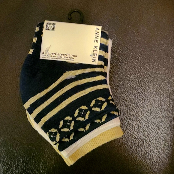 3 Pack of Womens Anne Klein Ankle Socks - Picture 1 of 4